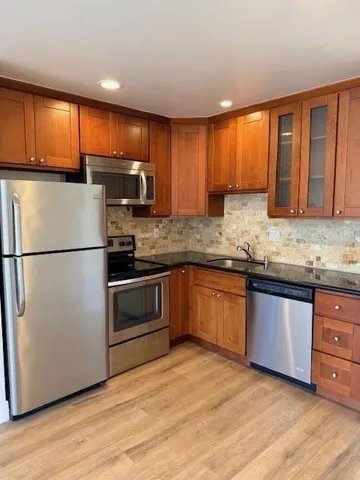 $2,595 | 467 Clinton Street, Unit 7, Redwood City, CA 94062