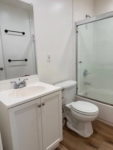 $2,595 | 467 Clinton Street, Unit 7, Redwood City, CA 94062