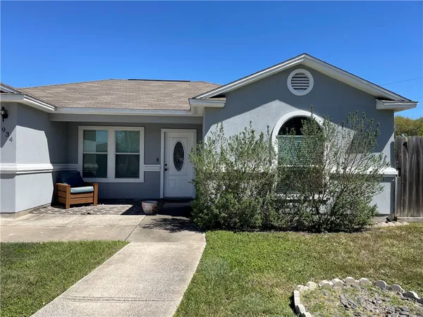 $1,750 | 5934 Community Drive, Corpus Christi, TX 78412