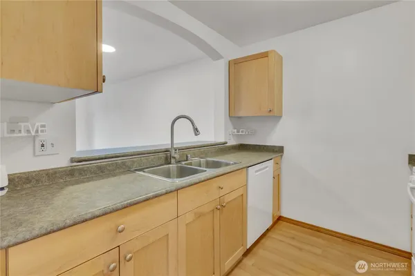 $389,900 | 13349 Ambaum Boulevard Southwest, Burien, WA 98146