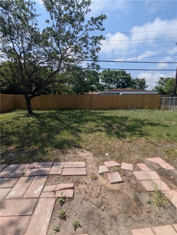 805 Anderson Street Corpus Christi, TX 78411 - Photo 2 of 15 a view of a yard