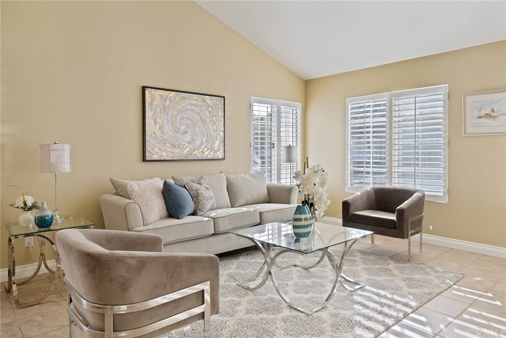 10 Windflower Aliso Viejo, CA 92656 - Photo 3 of 41 Formal Living Room Right of Entry