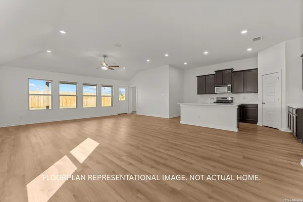 $363,040 | 2914 Midlothian Way, Converse, TX 78109