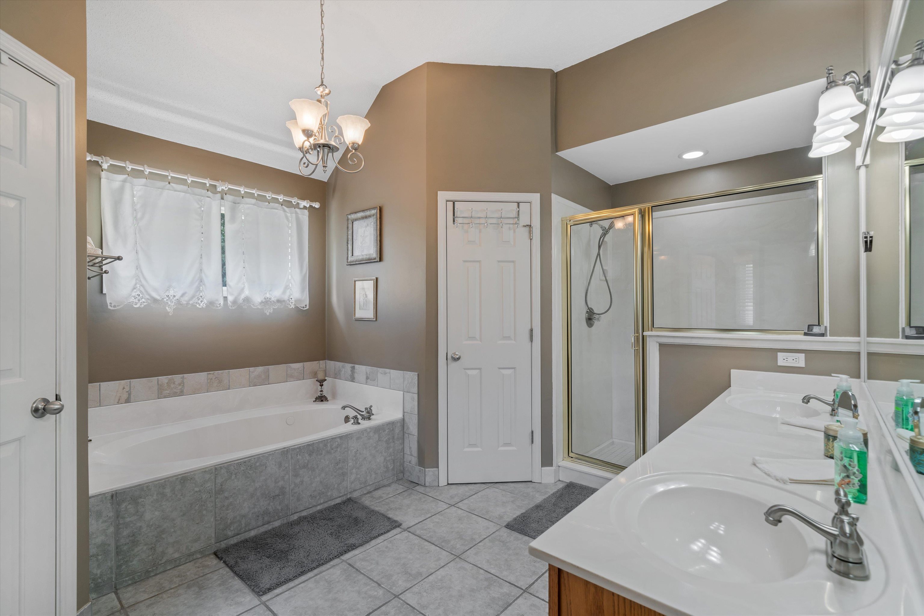1115 Macon Ridge Drive Collierville, TN 38017 - Photo 13 of 32 Gallery Image 13