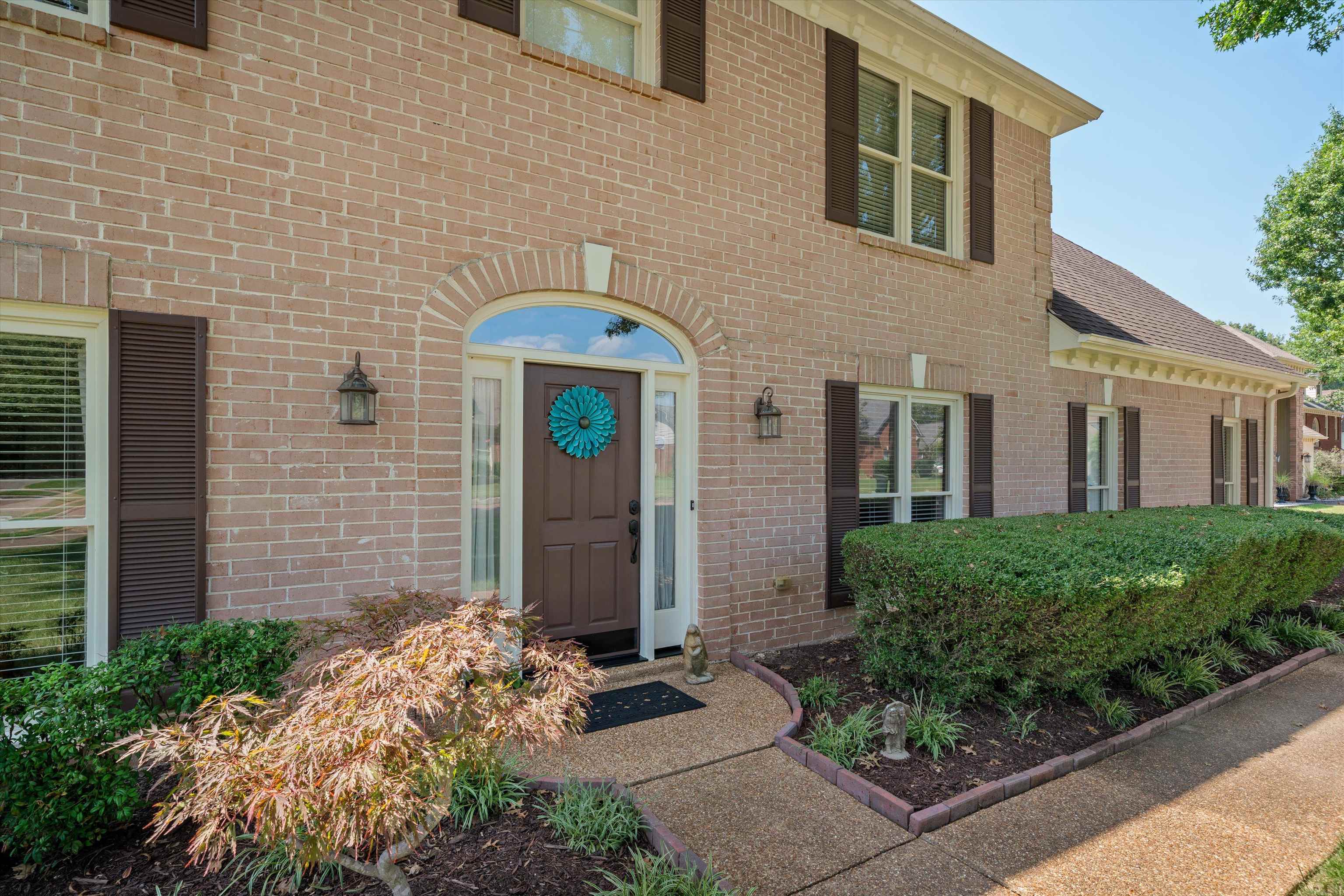 1115 Macon Ridge Drive Collierville, TN 38017 - Photo 2 of 32 Gallery Image 2