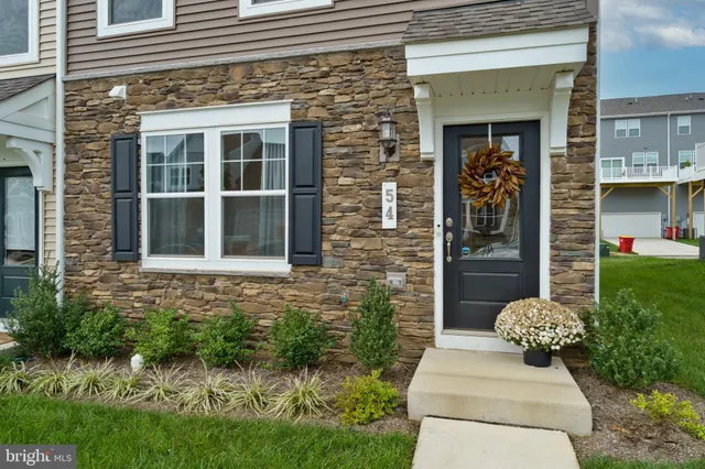 $324,500 | 54 Coolidge Avenue, Ranson, WV 25438