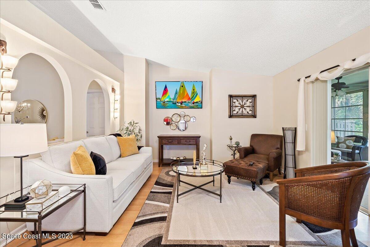 2190 Spring Creek Circle Palm Bay, FL 32905 - Photo 23 of 73 Family room