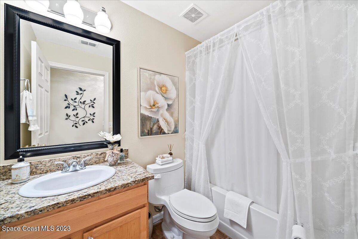 2190 Spring Creek Circle Palm Bay, FL 32905 - Photo 33 of 73 Hall bath