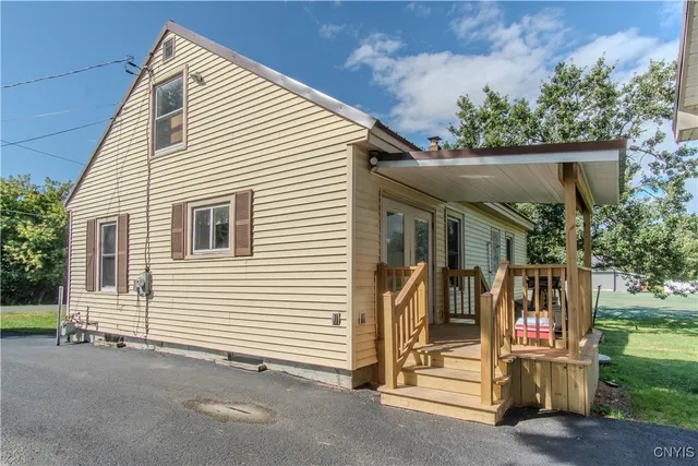 $185,000 | 20726 Weaver Road, Watertown Town, NY 13601