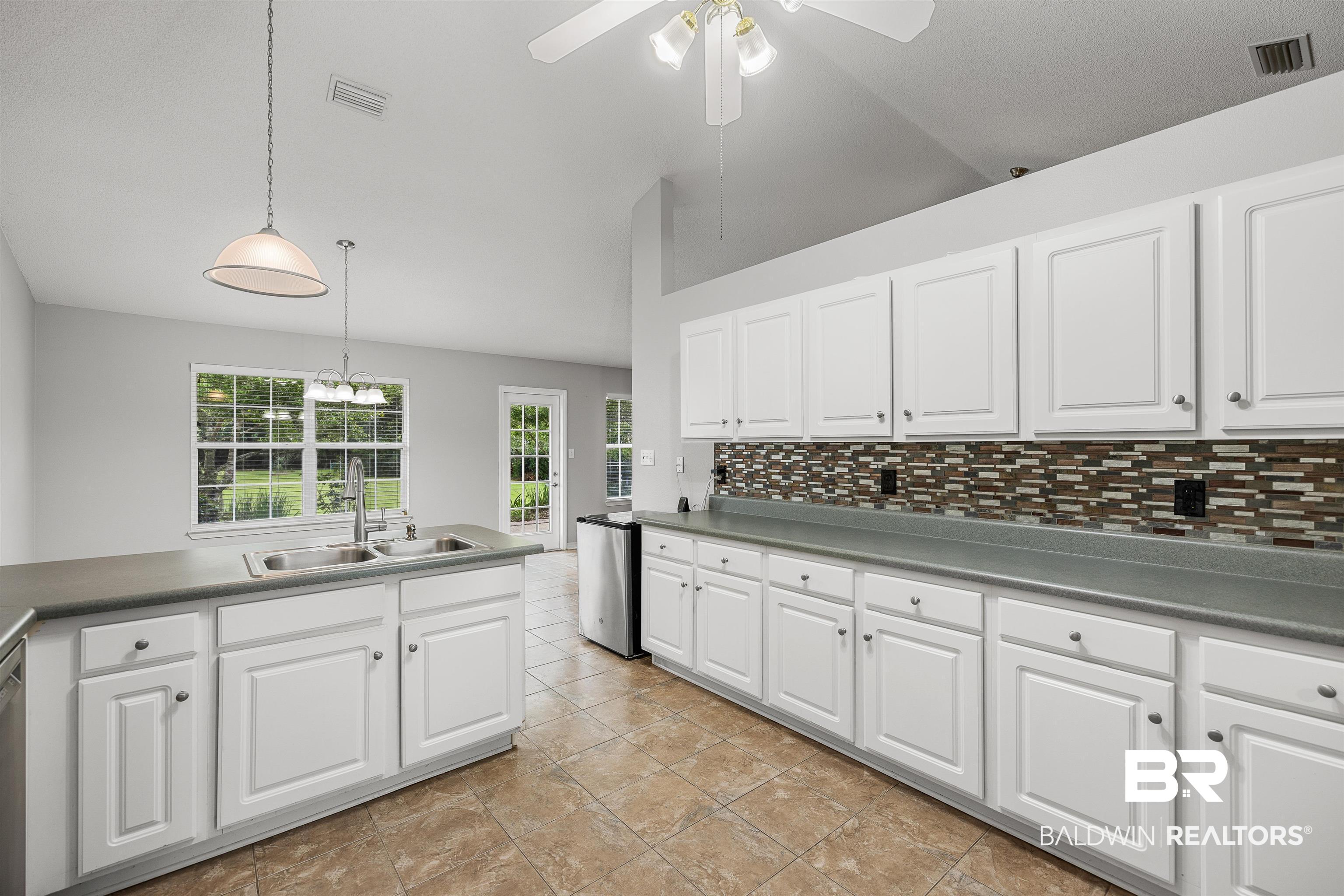 12892 Hunters Chase Foley, AL 36535 - Photo 15 of 40 Kitchen
