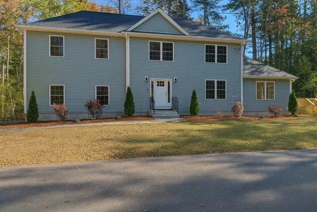$679,900 | 4 Sheldon Road, Derry, NH 03038