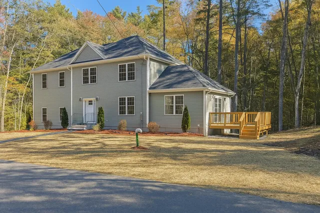 $679,900 | 4 Sheldon Road, Derry, NH 03038