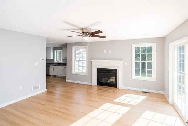 $679,900 | 4 Sheldon Road, Derry, NH 03038