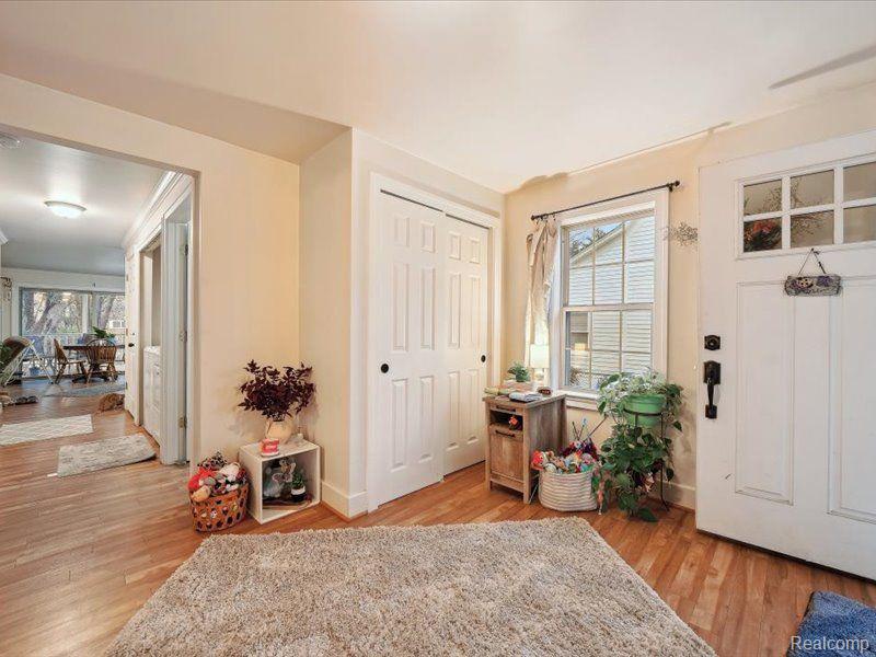 866 Rivard Boulevard Grosse Pointe, MI 48230 - Photo 7 of 53