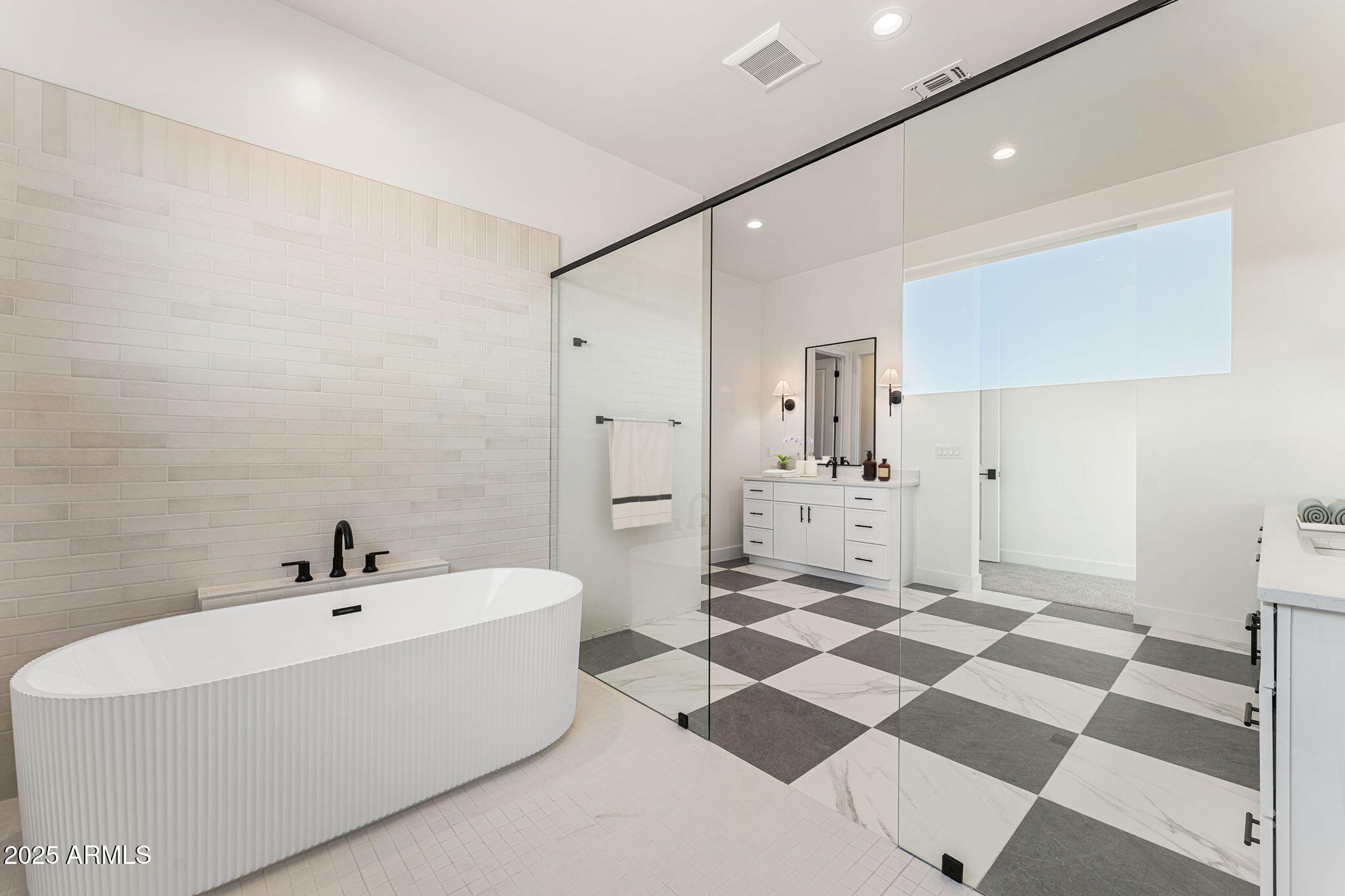 1897 West Long Rifle Road Phoenix, AZ 85086 - Photo 12 of 30 Primary Bathrooom