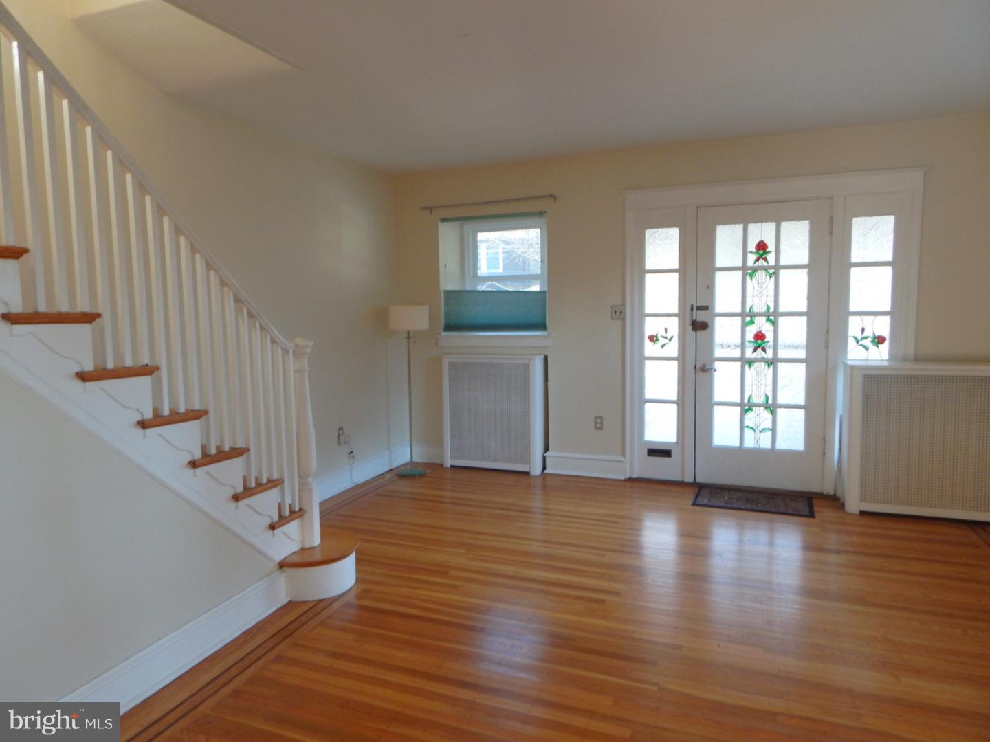 7450 Devon Street Philadelphia, PA 19119 - Photo 5 of 23 Living Room