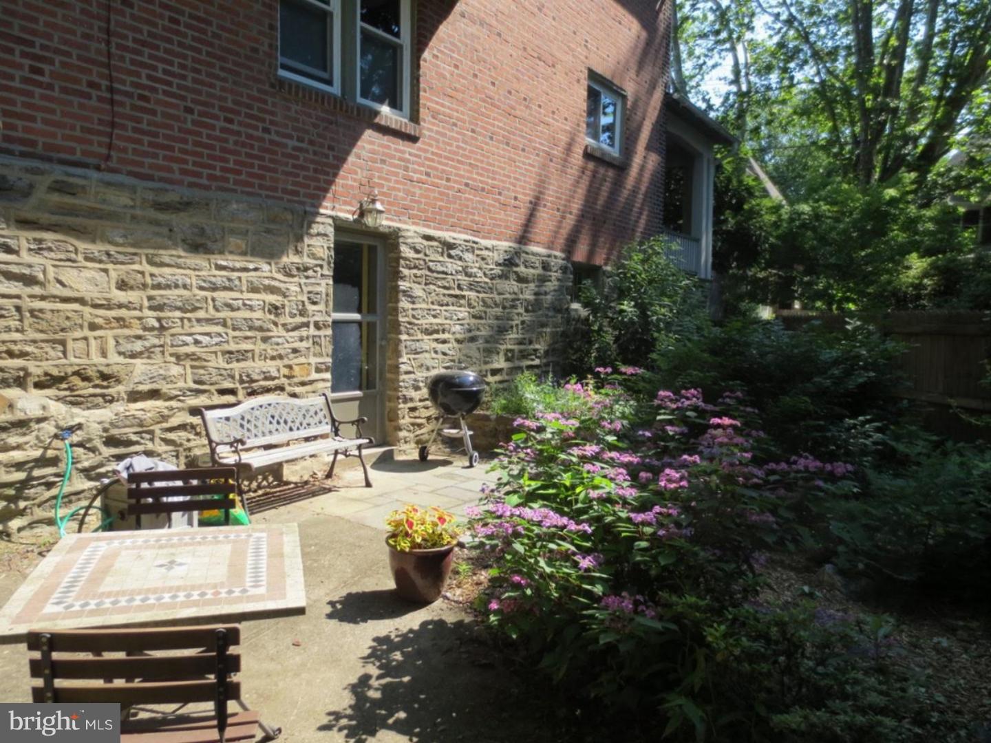 7450 Devon Street Philadelphia, PA 19119 - Photo 10 of 23 Exterior Side