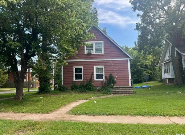 $64,900 | 701 West College Street, Carbondale, IL 62901