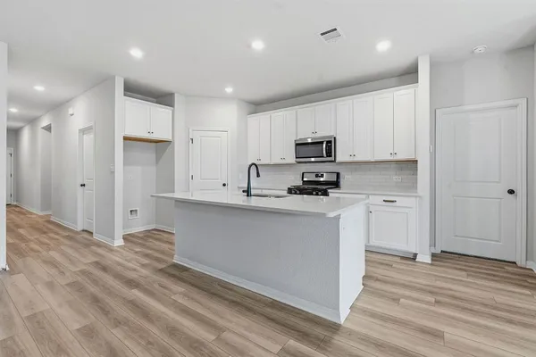 $2,300 | 2807 Rustic Hills Drive, Round Rock, TX 78665