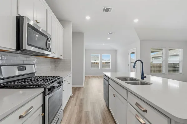 $2,300 | 2807 Rustic Hills Drive, Round Rock, TX 78665