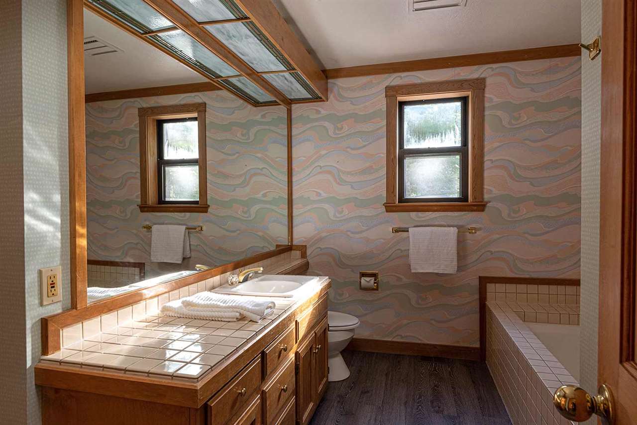 14492 Tyrol Road Truckee, CA 96161 - Photo 12 of 19 Gallery Image 12