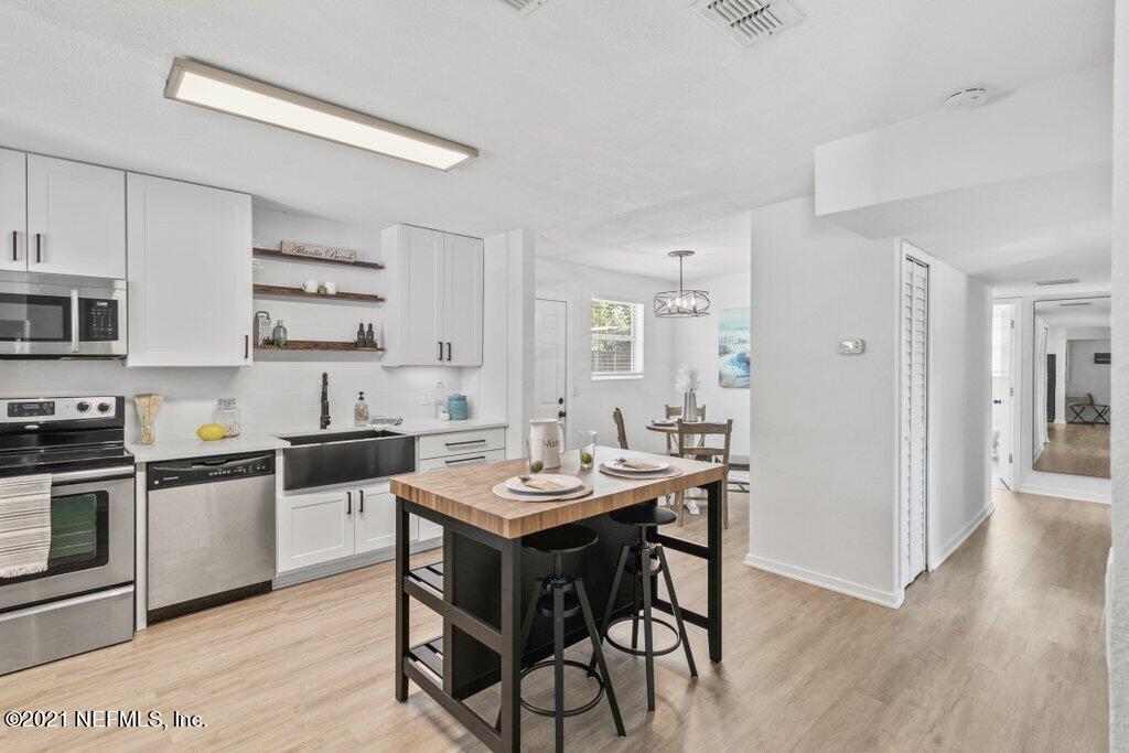 373 Sargo Road Atlantic Beach, FL 32233 - Photo 11 of 43 373 Sargo (14).jpg-SMALL