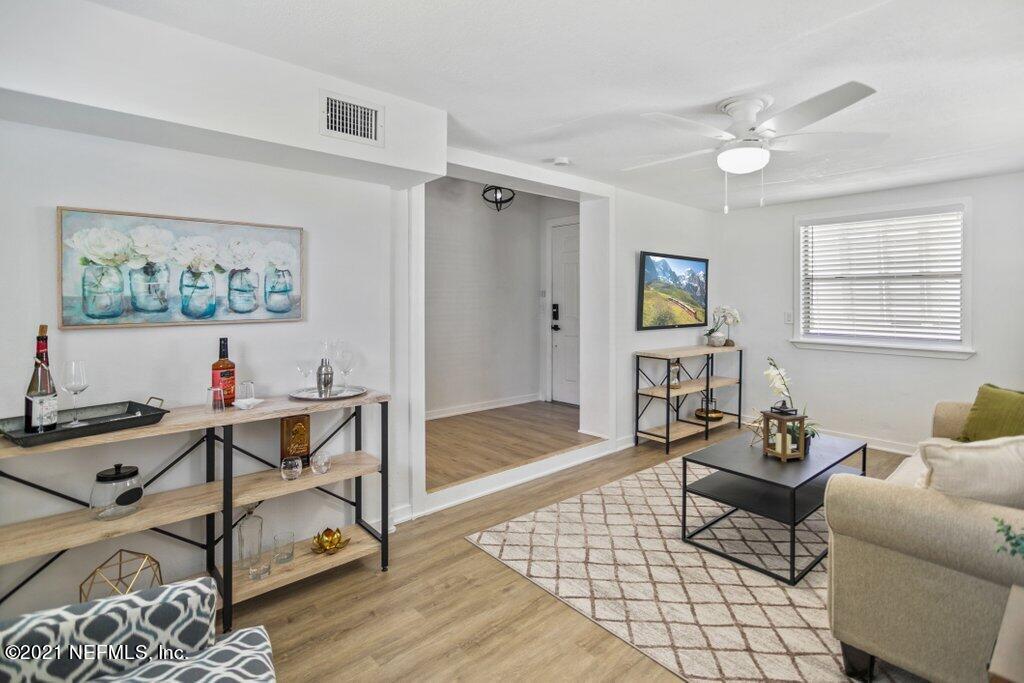 373 Sargo Road Atlantic Beach, FL 32233 - Photo 10 of 43 373 Sargo (13).jpg-SMALL