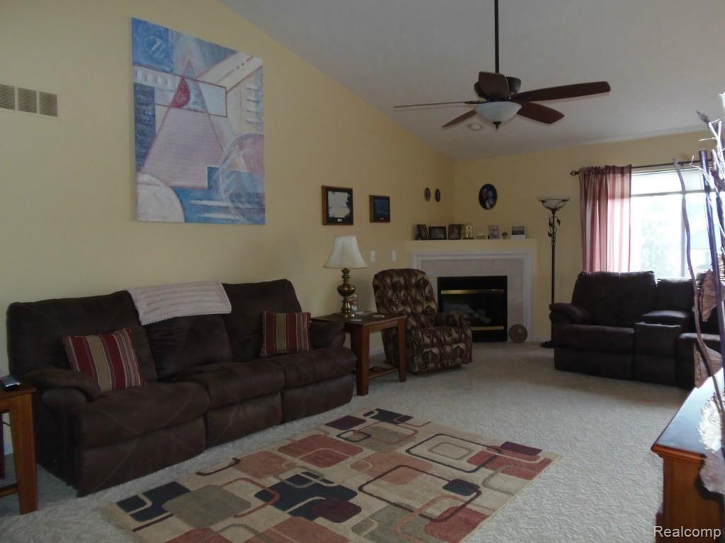 979 Spirea Howell, MI 48843 - Photo 2 of 36 1905.jpg