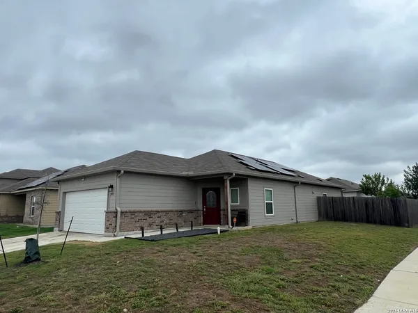$2,000 | 2003 Fishing Stone, San Antonio, TX 78224