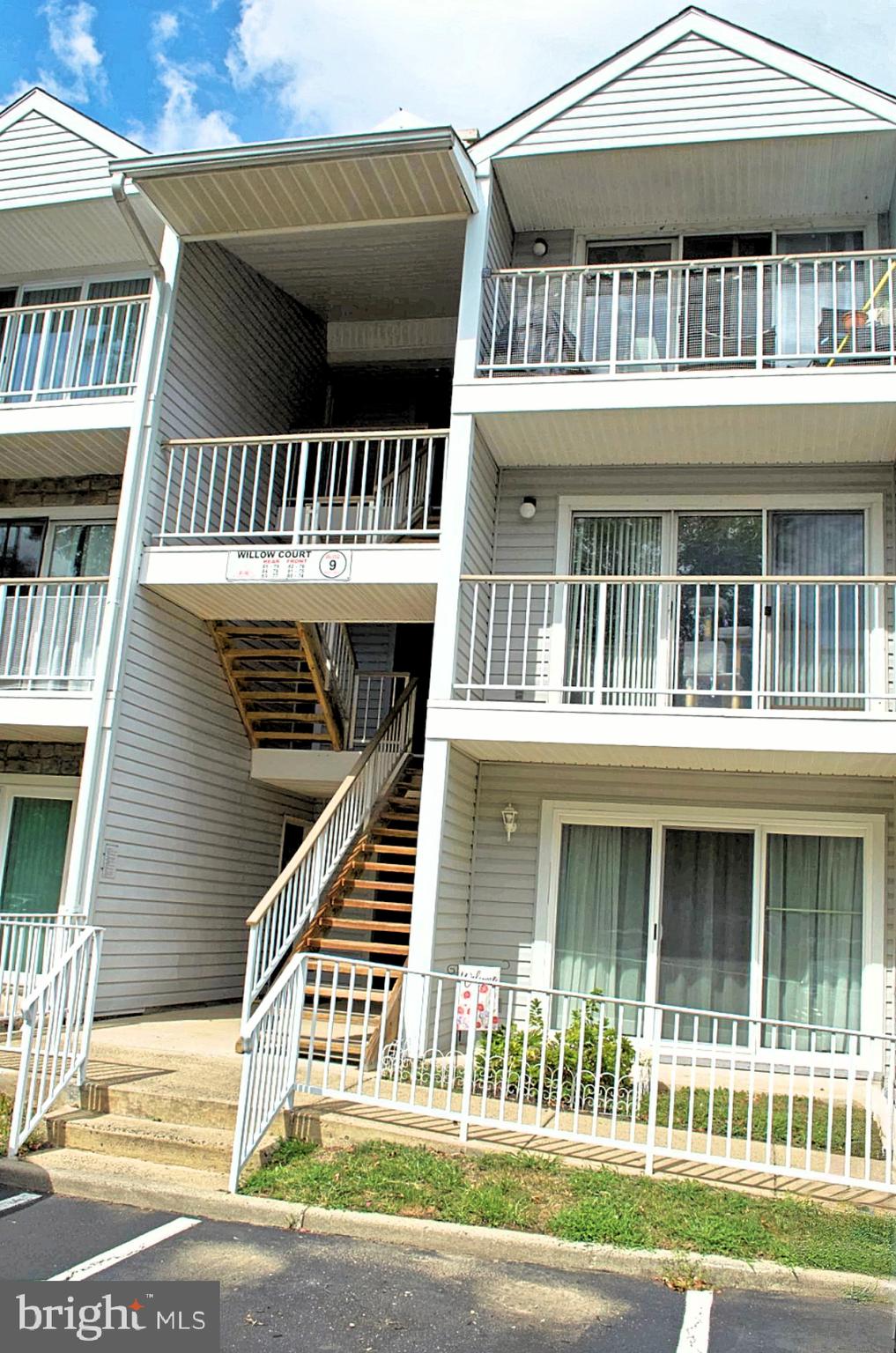 84 Willow Court Hamilton, NJ 08619 - Photo 1 of 18 a front view of a house with a porch