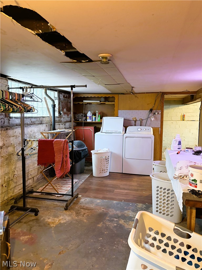 969 Evangeline Road Cleveland, OH 44110 - Photo 30 of 38 Below grade area with washer and dryer