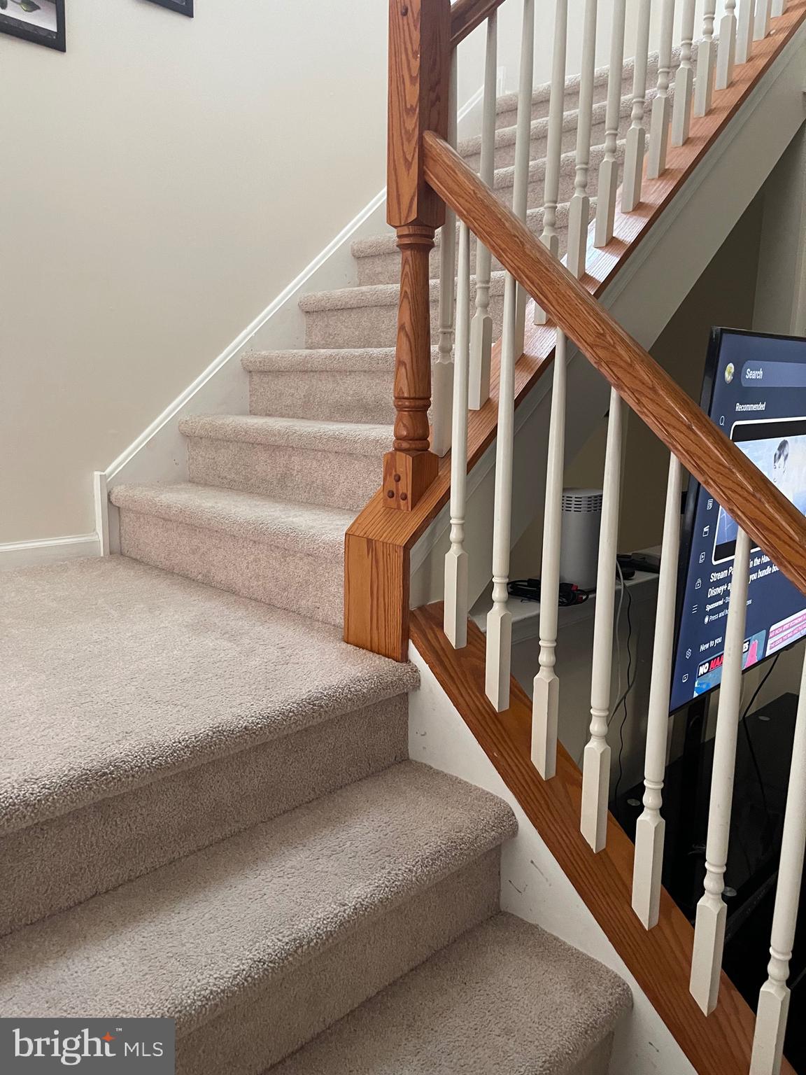 1917 Fuller Street Philadelphia, PA 19152 - Photo 3 of 8 a view of entryway