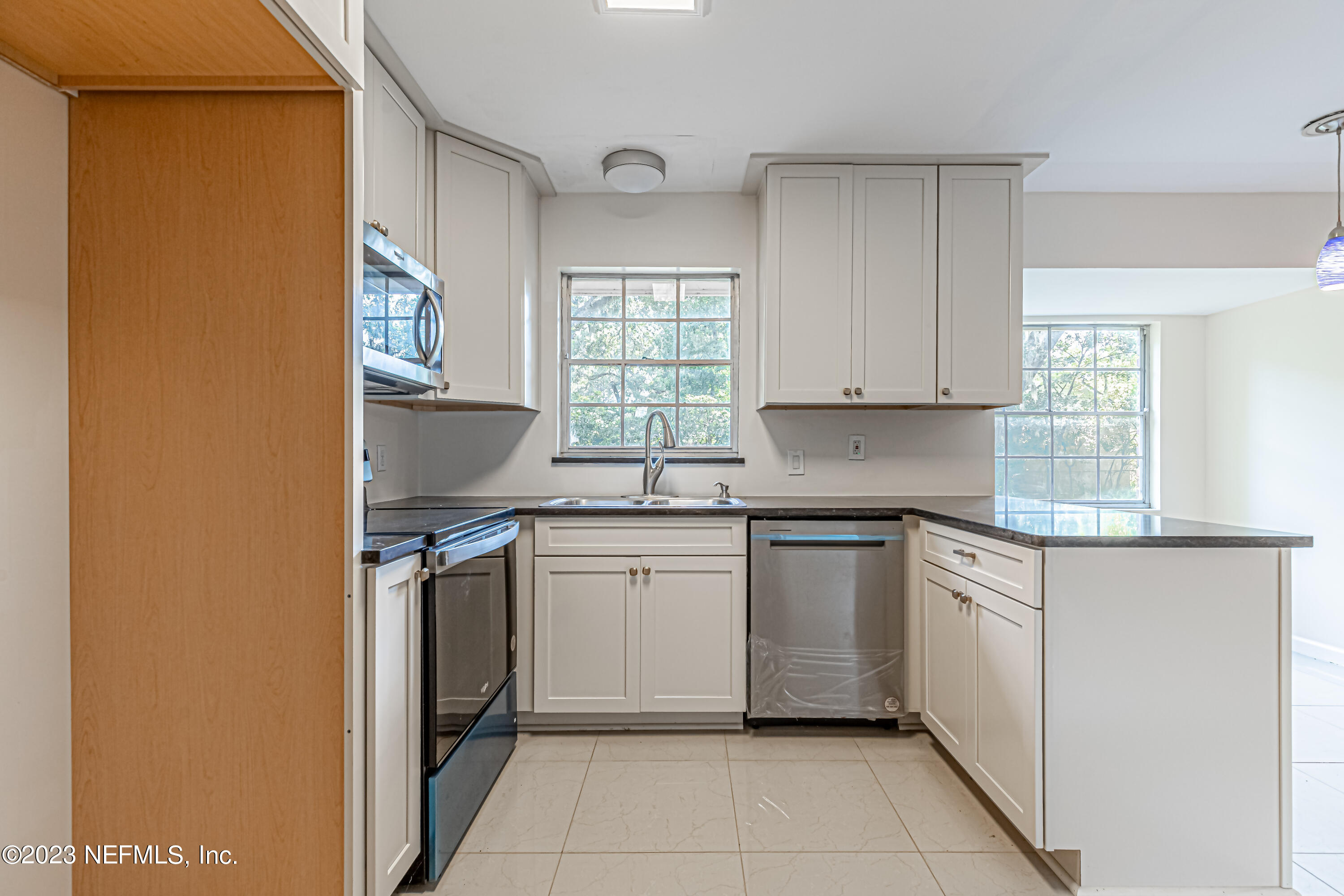 2601 Holly Point Road East Orange Park, FL 32073 - Photo 10 of 73 Kitchen