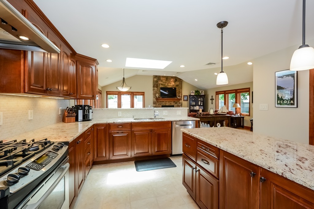 24 Julia Road Needham, MA 02492 - Photo 7 of 27 Gallery Image 7