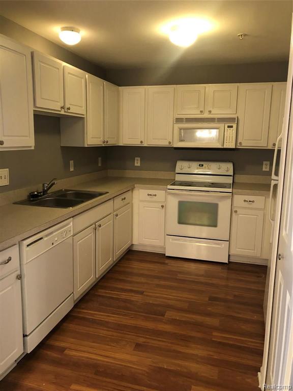 16942 Farmington Road, Unit 24 Livonia, MI 48154 - Photo 9 of 20