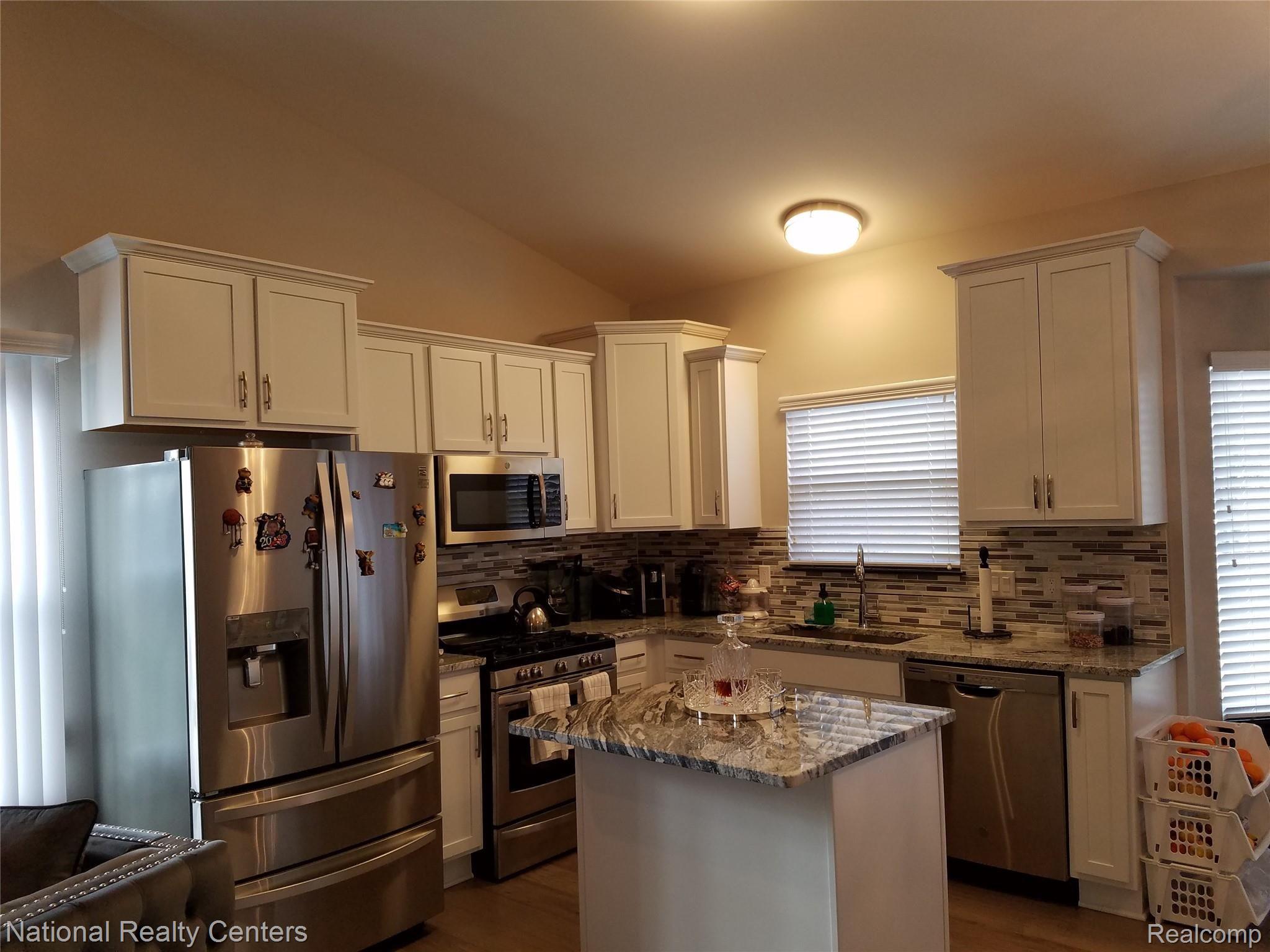 9811 Wayne Road Livonia, MI 48150 - Photo 12 of 47 20201208_102949.jpg