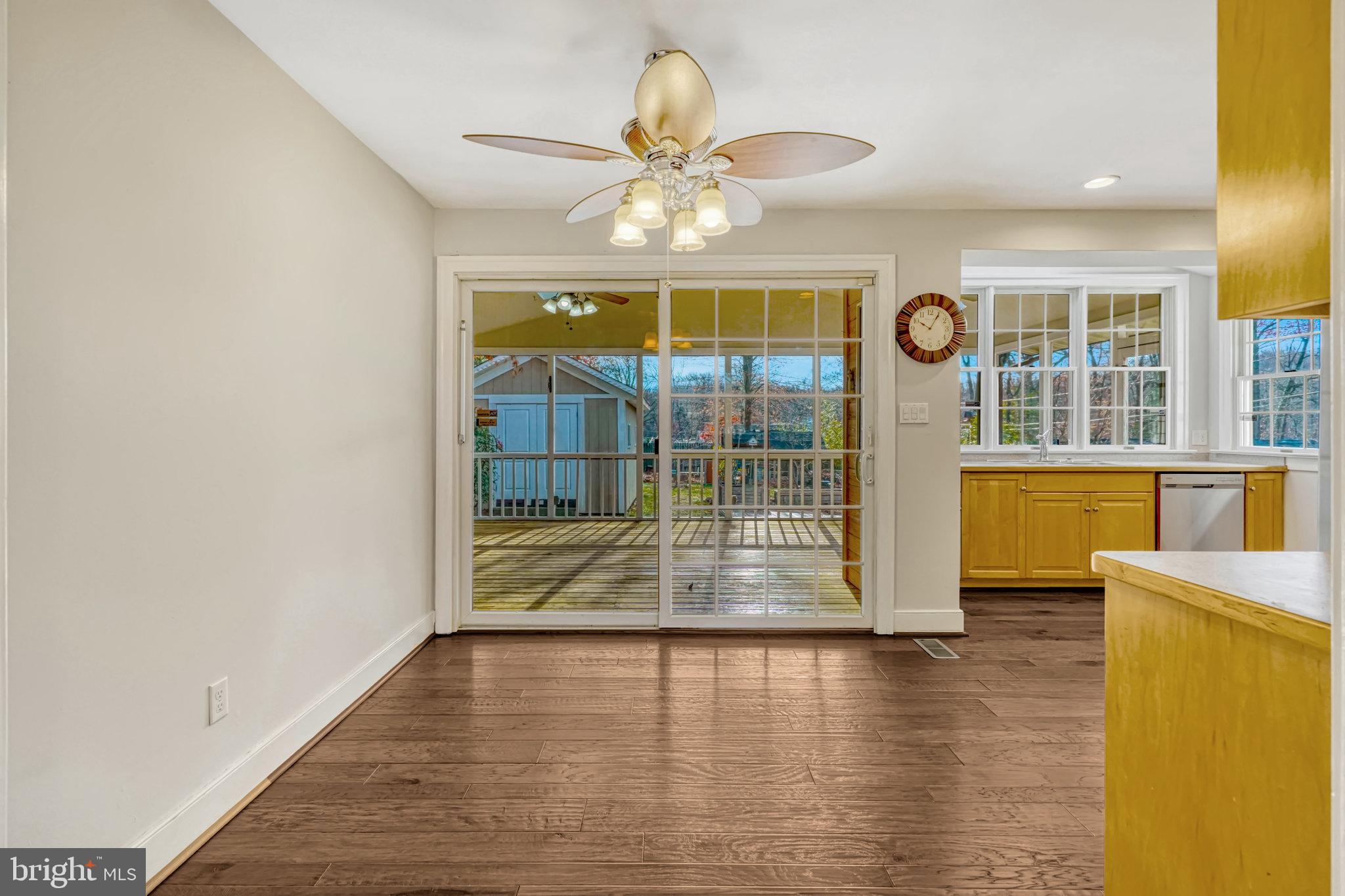 9915 Colony Road Fairfax, VA 22030 - Photo 15 of 54 Dining 2
