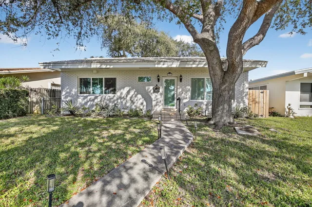 $4,500 | 1323 Lincoln Street, Hollywood, FL 33019