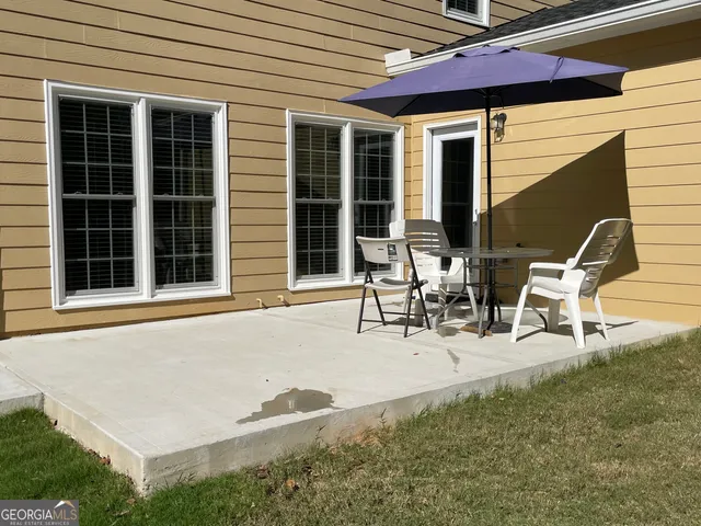 a view of a house with sitting area and sitting area