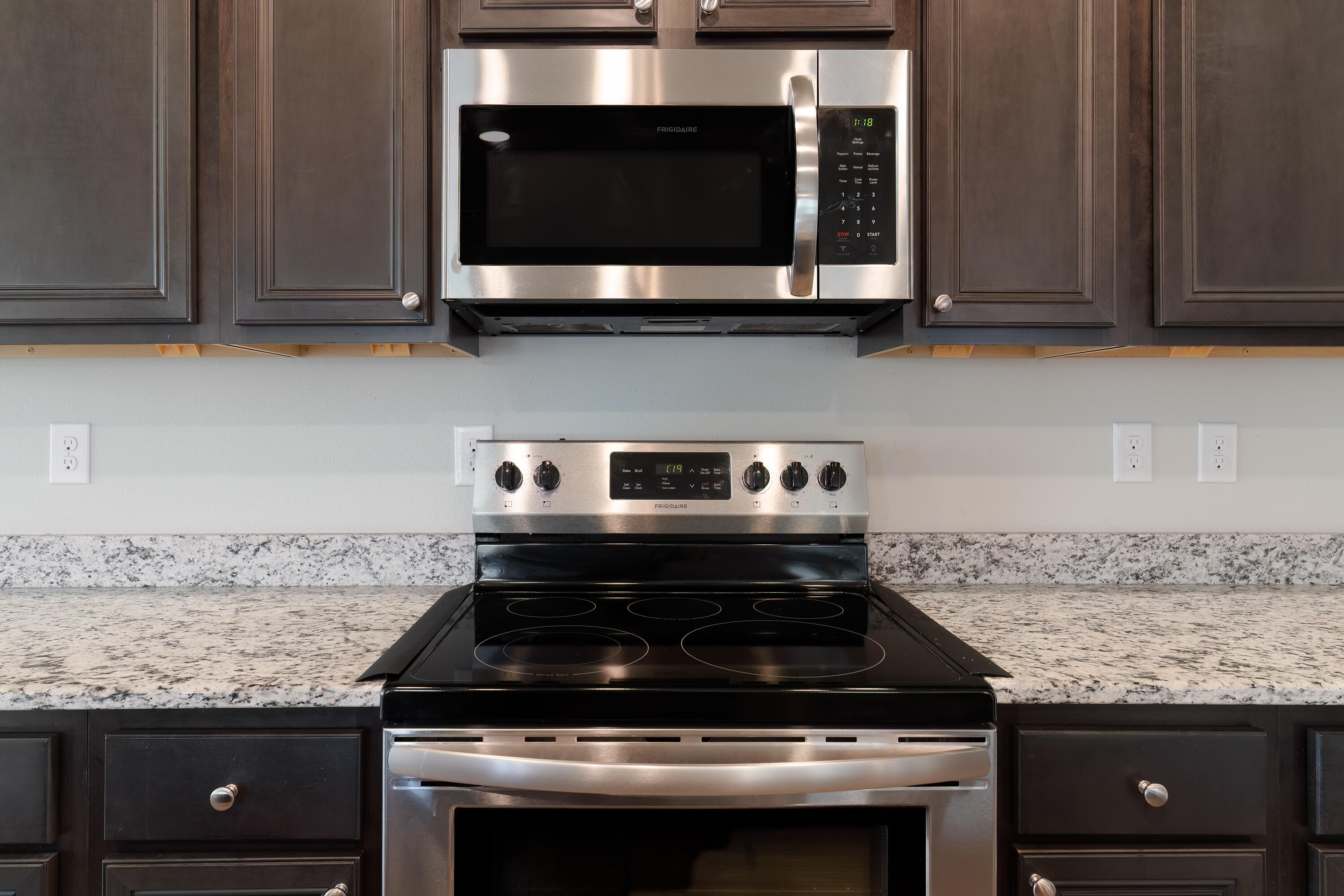 430 Chickadee Street Crestview, FL 32539 - Photo 12 of 35 stainless steel appliances