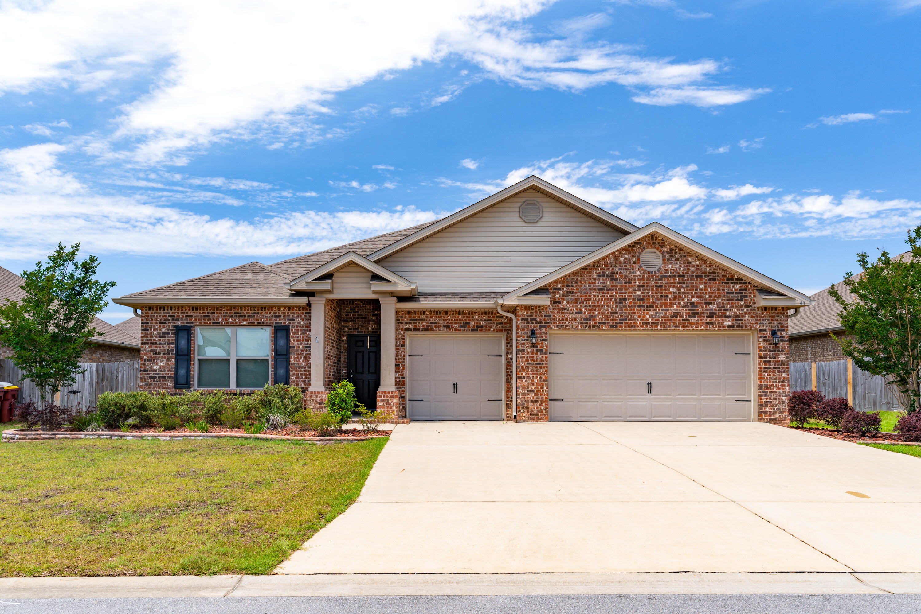430 Chickadee Street Crestview, FL 32539 - Photo 4 of 35 3 car garage