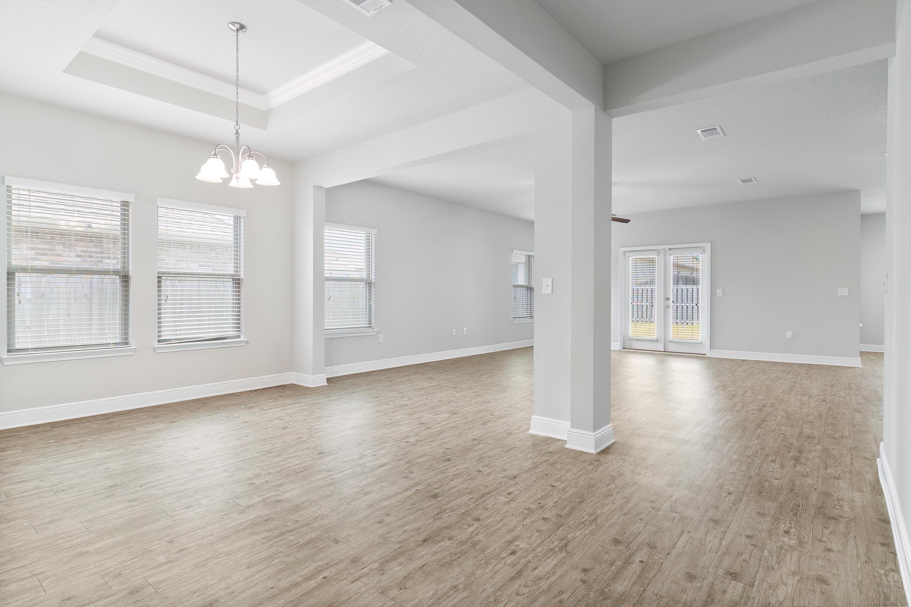 430 Chickadee Street Crestview, FL 32539 - Photo 8 of 35 grand living space