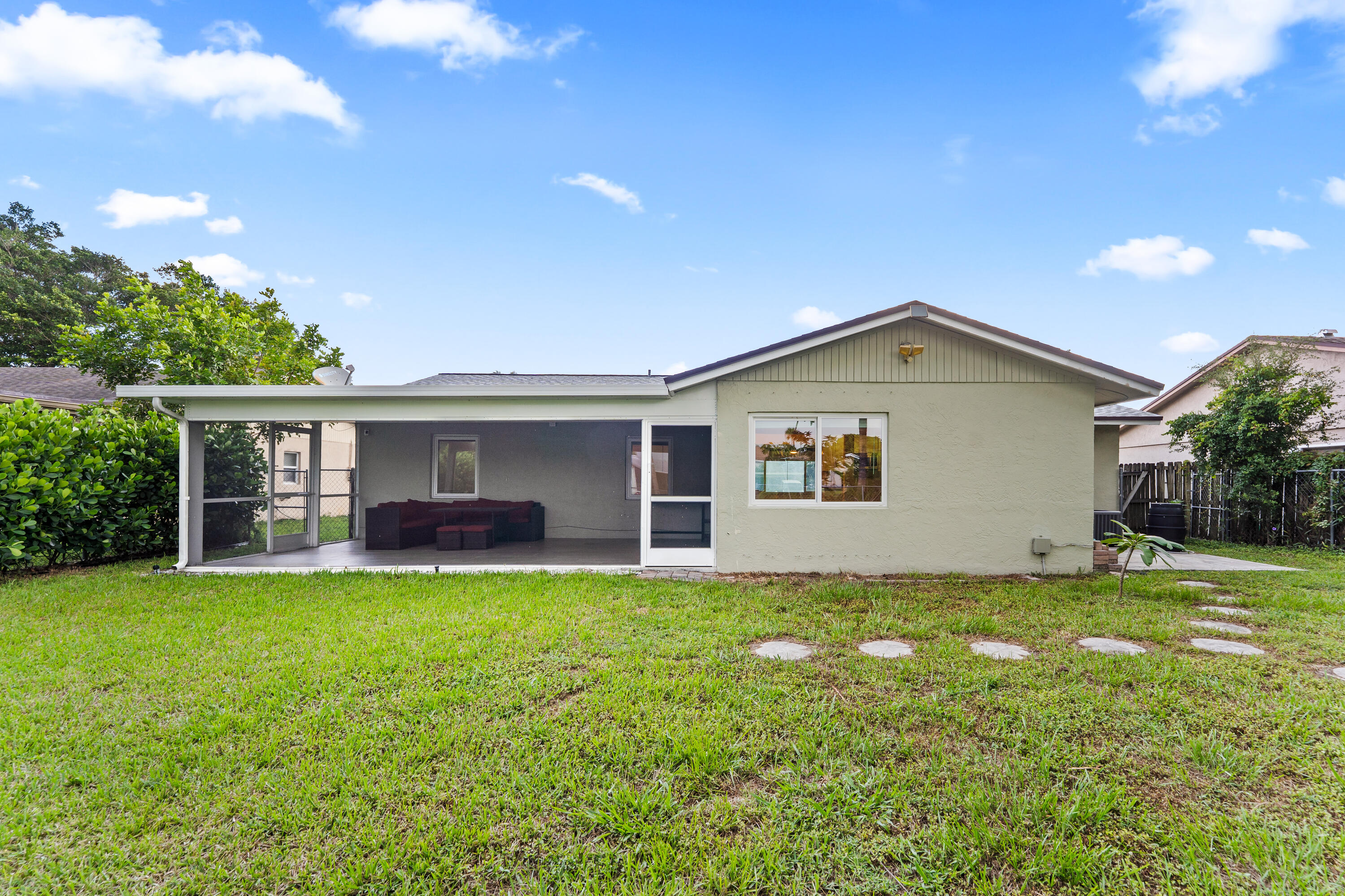 18443 Ruffian Way Boca Raton, FL 33496 - Photo 28 of 35 Yard