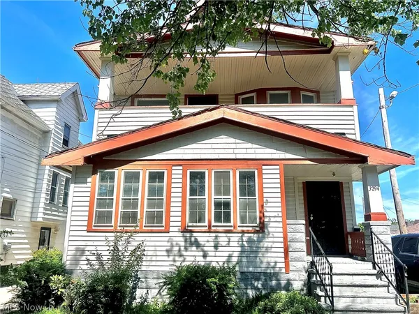 $1,000 | 3294 East 105th Street, Unit UP, Cleveland, OH 44104