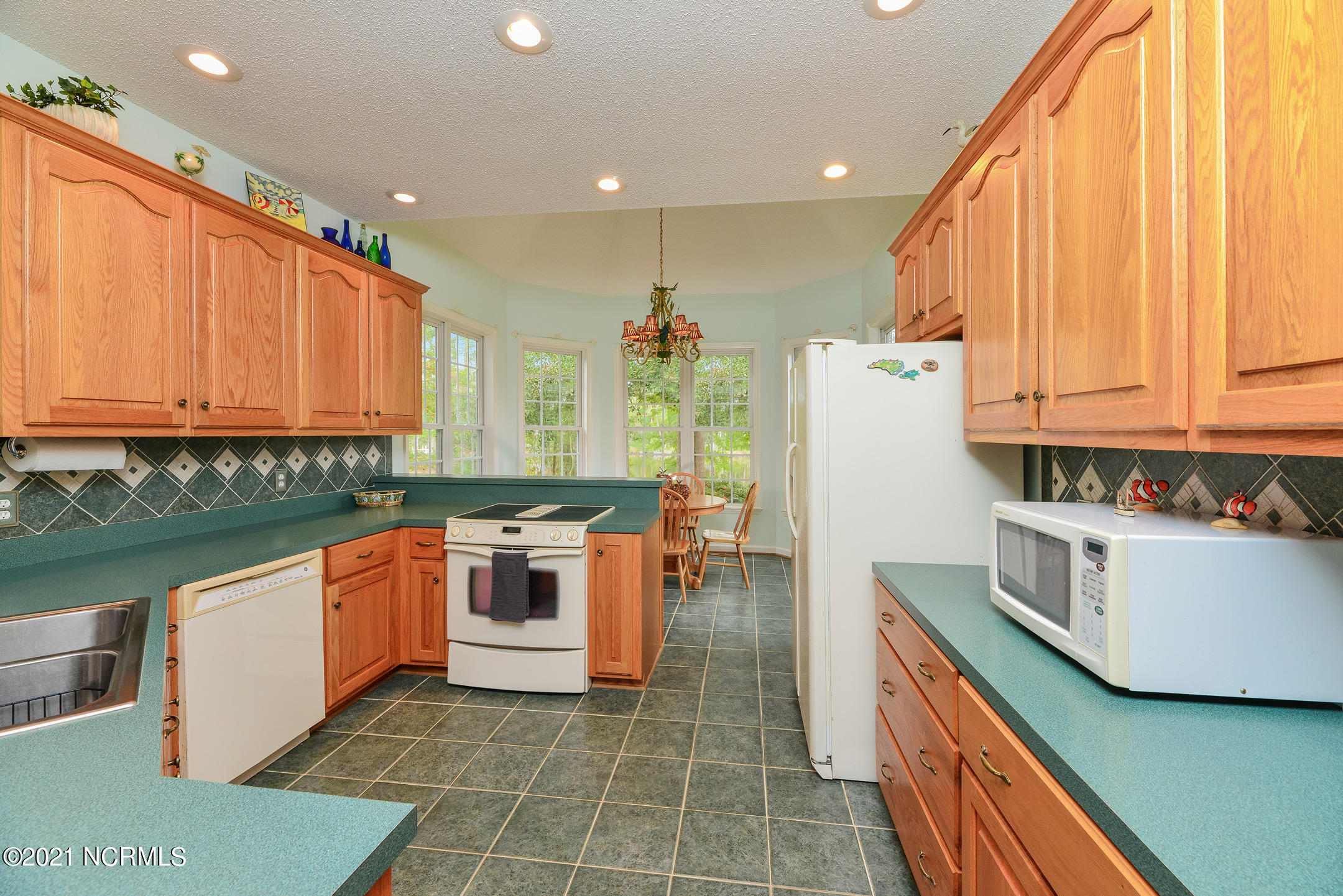 803 Treasure Point Road Bath, NC 27808 - Photo 27 of 58 Kitchen