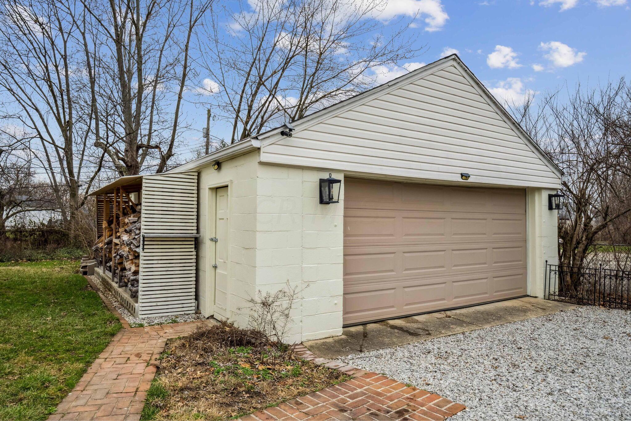2887 Alwine Road Columbus, OH 43224 - Photo 33 of 42 2-web-or-mls-2887-alwine-rd