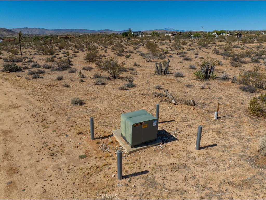 60119 Sunny Sands Drive Joshua Tree, CA 92252 - Photo 17 of 21 a view of outdoor space and mountain view