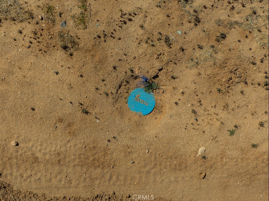 60119 Sunny Sands Drive Joshua Tree, CA 92252 - Photo 19 of 21 a bathroom with a sink