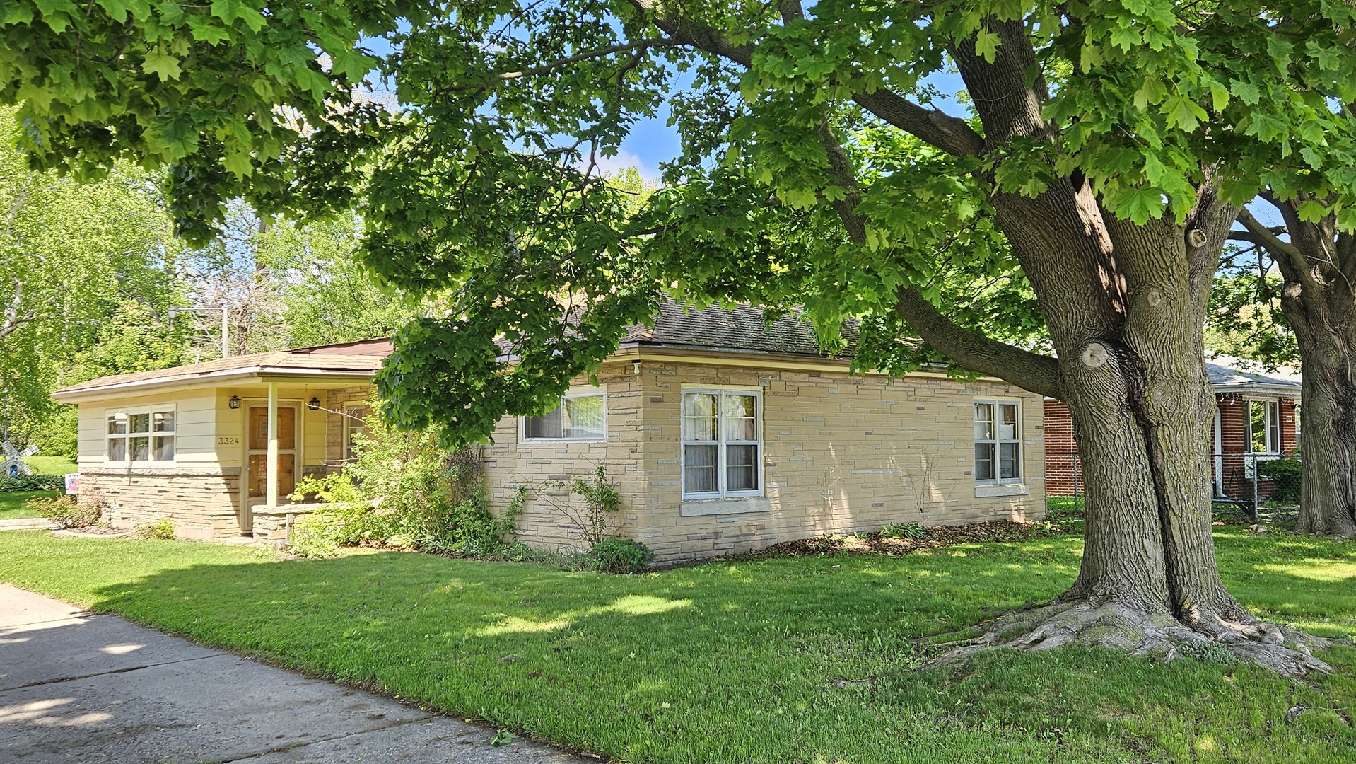 3324 Colgate Avenue Zion, IL 60099 - Photo 1 of 13 Gallery Image 1