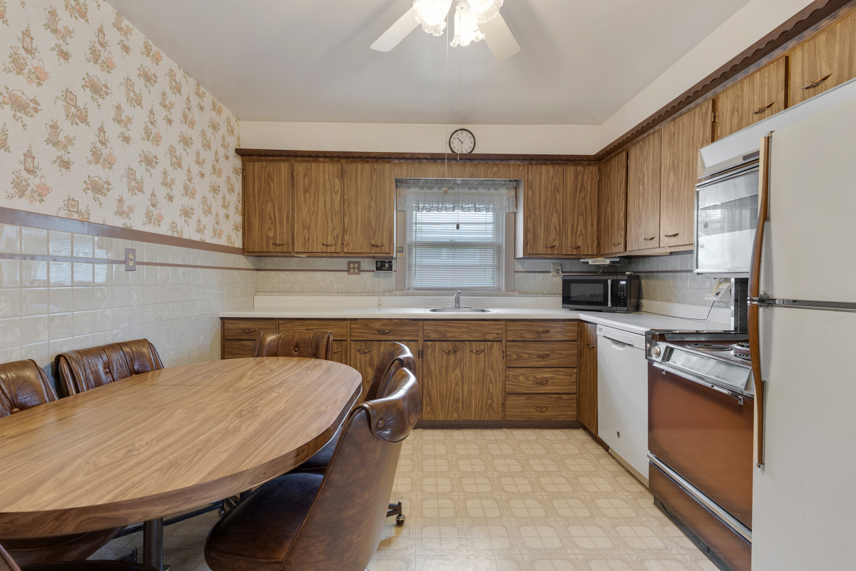 3324 Colgate Avenue Zion, IL 60099 - Photo 4 of 13 Gallery Image 4